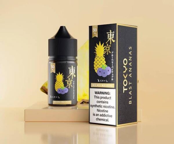 Iced Blast ananas 30ml Tokyo Golden series Experience the exhilarating a harmonious fusion of ripe blueberries and lusciously sweet pineapple. The combination of these vibrant flavors, enhanced by a subtle icy chill, creates a refreshing and delectable sensation that tantalizes. the symphony of fruity goodness and coolness with every puff. Size: 30ml bottle nic level: 20, 35 & 50 MG VG/PG Ratio: 50/50 Ingredients: PG, VG, natural and artificial flavors.